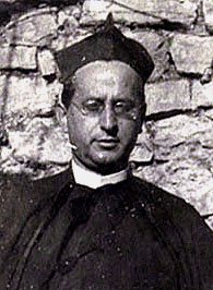 Detail of Fr Donato Jiménez’s face from the 1918 photograph.